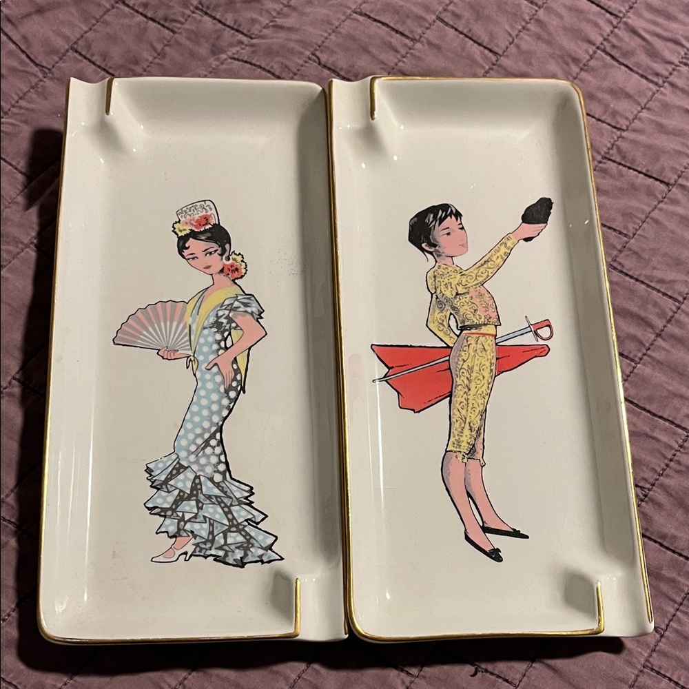 Fondeville Elegant White Ceramic Ashtray Set with Gold Trim